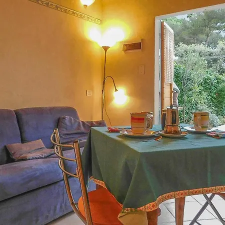 Quercianella Apartament *